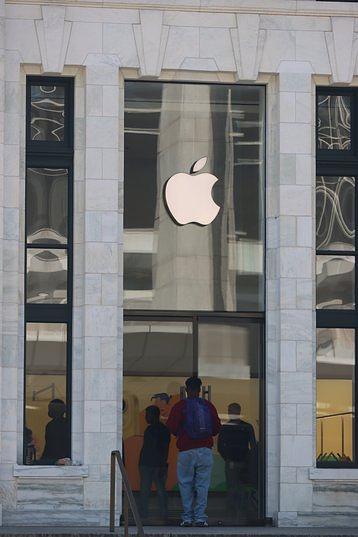 Apple_Store.width-358