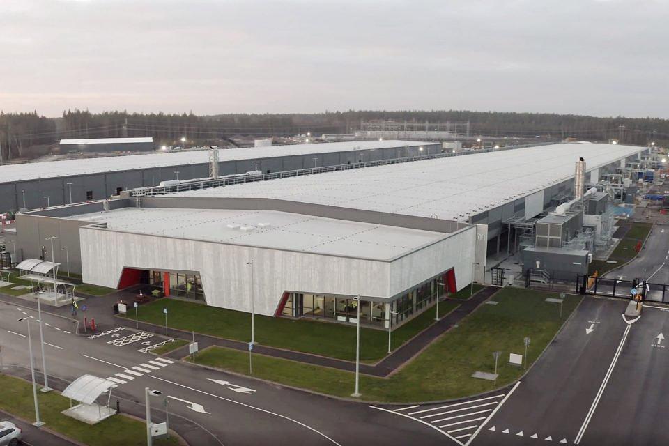 MS-Data-center-Sweden-960x640.original