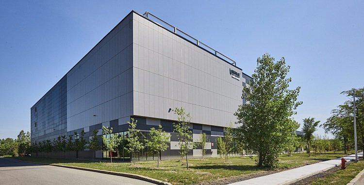 Vantage-Data-QC11_Quebec_Canada.original