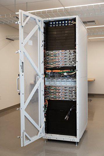 AWS_outpost.width-358