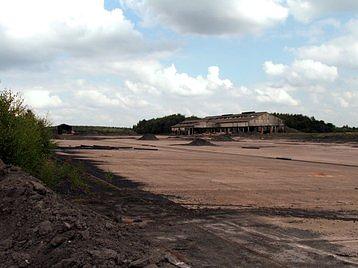 Derelict_buildings_on_old_Rufford_Colliery_sit.width-358
