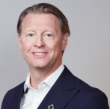 Vestberg-Headshot_19f1ead0-3cdf-44ca-9d38-e670.width-358