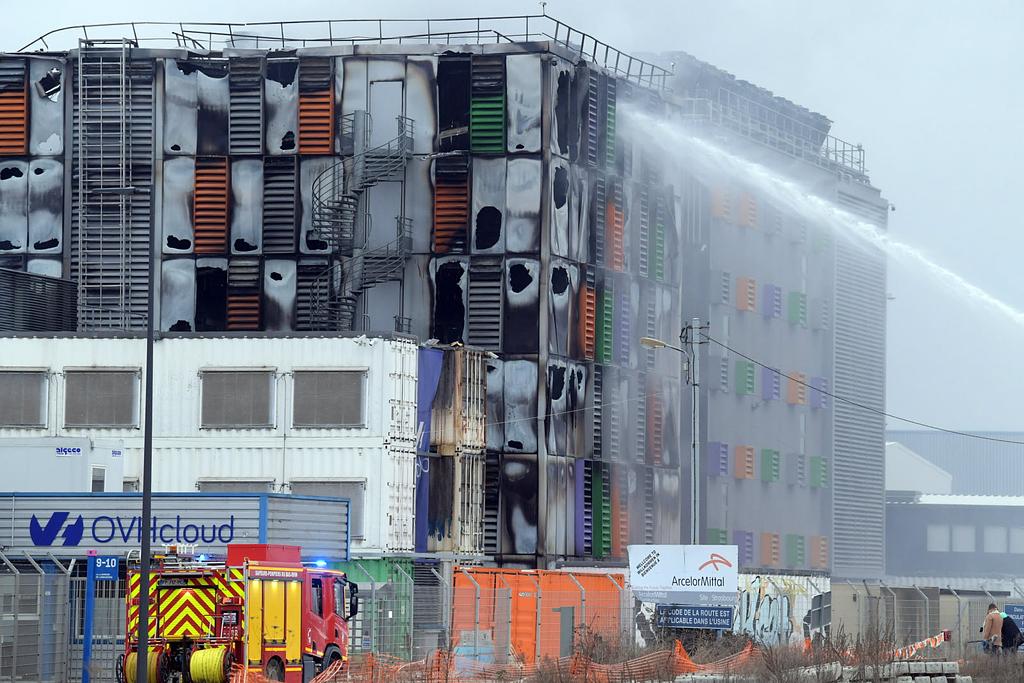 l-origine-de-l-incendie-du-data-center-d-ovhcloud-reste-pour-l-heure-inconnue-photo-dna-jean-christophe-dorn-1615409247