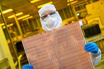 Intel-glass-substrate-4.width-358