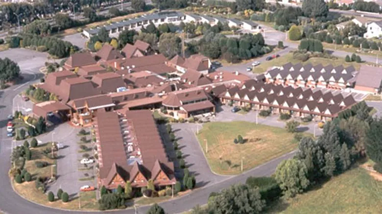 Ascot-Park-Hotel-Exterior.original